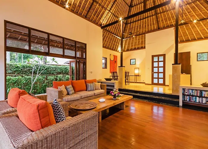 Sasoon 1, 100 Mt To Villa Candi Dasa (Bali)