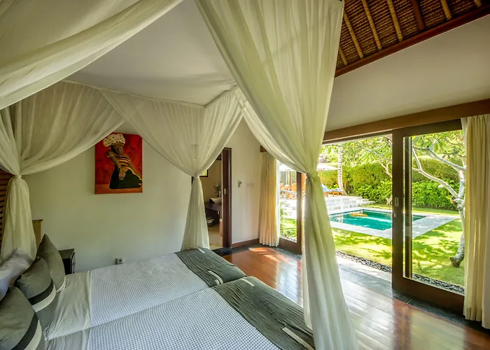 Villa Sasoon 1, 100 Mt To *